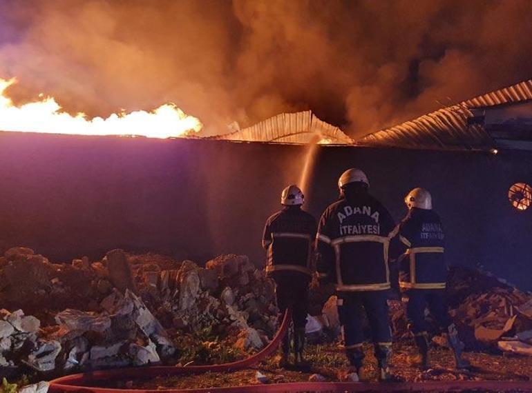 Son dakika Adanada korkutan yangın Evler tahliye edildi