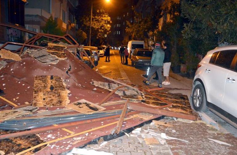 Son Dakika... Çatılar uçtu, ağaçlar devrildi İstanbulda korkutan görüntüler
