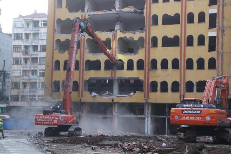 Rize’de riskli binalarda yıkımlar başladı