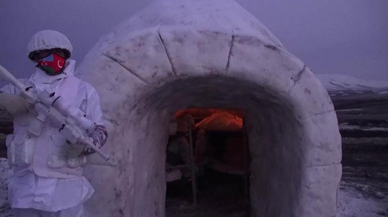 Kış-2021 Tatbikatında, keskin nişancı ve komandolar iglolarda kaldı