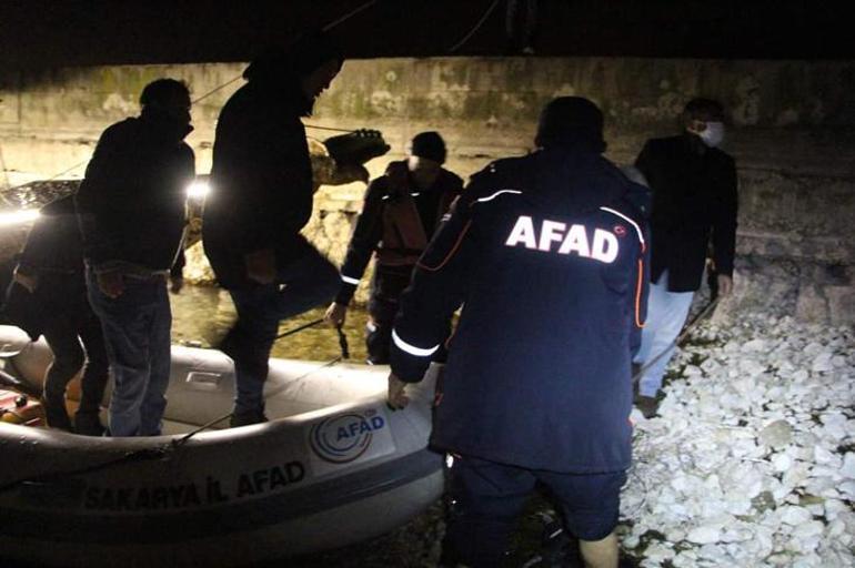 Sapanca Gölünde mahsur kalan 5 genç AFAD ekiplerince kurtarıldı