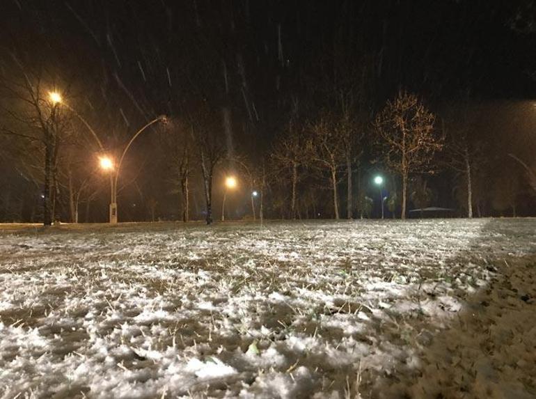 Gece yarısı başladı Kar yağışı etkili oluyor