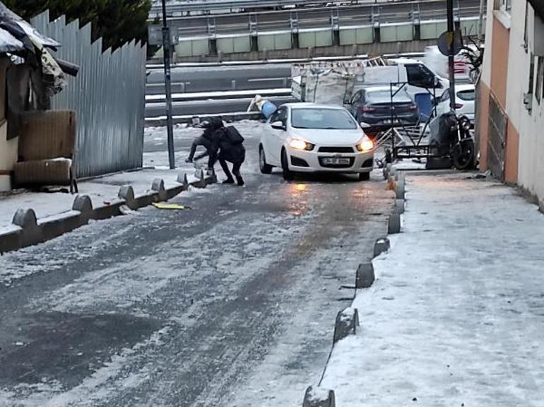 Şişlide yollar buz pistine döndü Yayalar zor anlar yaşadı