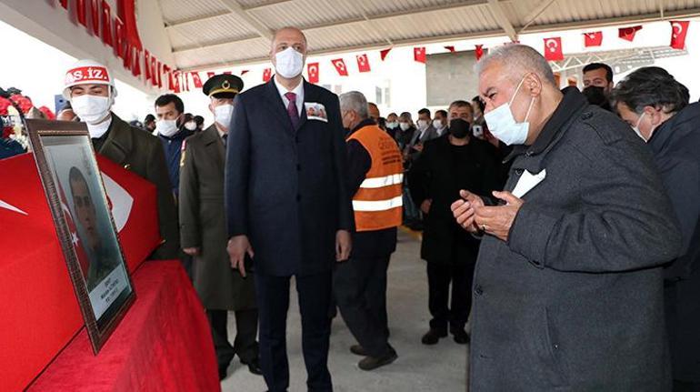 Gara şehitlerine veda... Müslüm Altıntaş ve Adil Kabaklı toprağa verildi