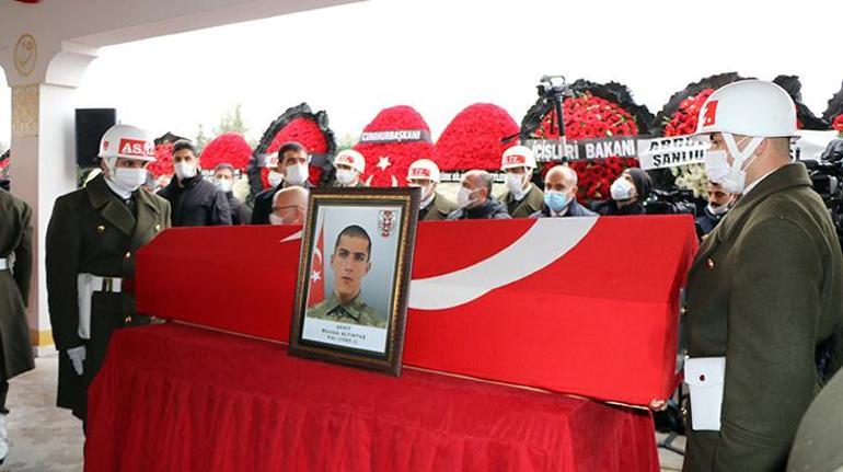 Gara şehitlerine veda... Müslüm Altıntaş ve Adil Kabaklı toprağa verildi