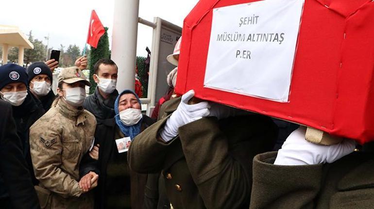 Gara şehitlerine veda... Müslüm Altıntaş ve Adil Kabaklı toprağa verildi
