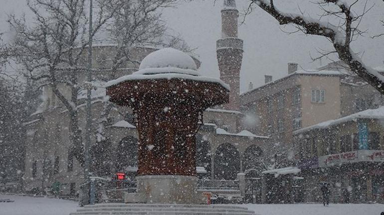 Bursada kar kalınlığı 15 santimetreye yaklaştı