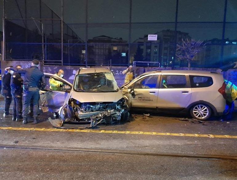 Hafif ticari araç belediye aracıyla çarpıştı: 1i ağır 5 yaralı