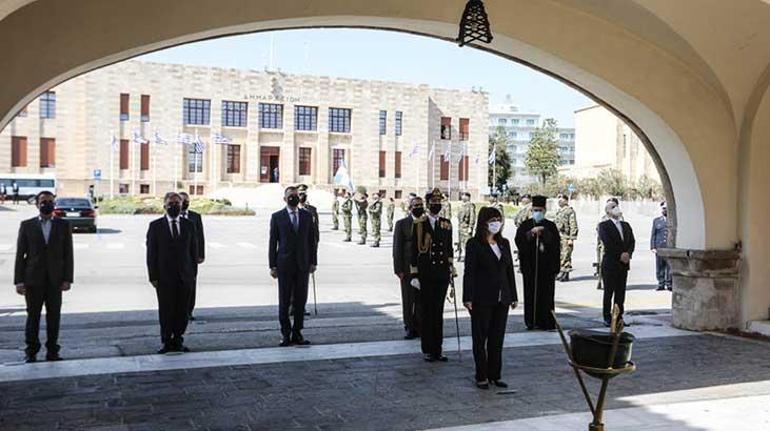 Son dakika... Rodosu ziyaret eden Yunanistan Cumhurbaşkanına şok Alay konusu oldu