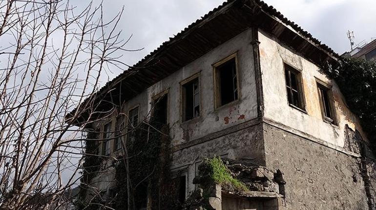 Trabzonda eve dönen sahipleri inanamadı 10 metrelik çukurla karşılaştılar
