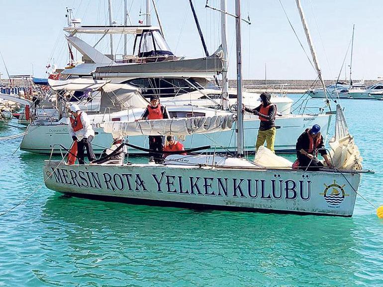 ‘Denizanaları’  maviliklere açıldı