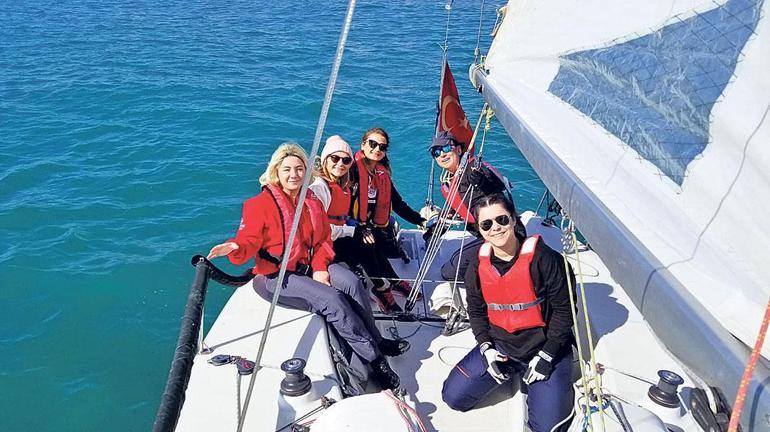 ‘Denizanaları’  maviliklere açıldı