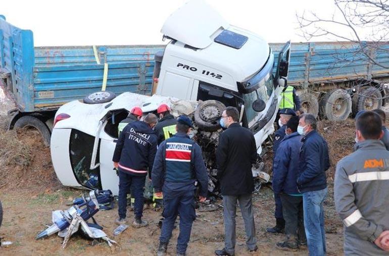 Feci kaza Kafa kafaya çarpıştılar