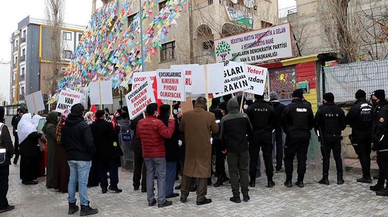 Vanda evlat nöbetine katılan aileler: HDP olmasa PKK da olmaz