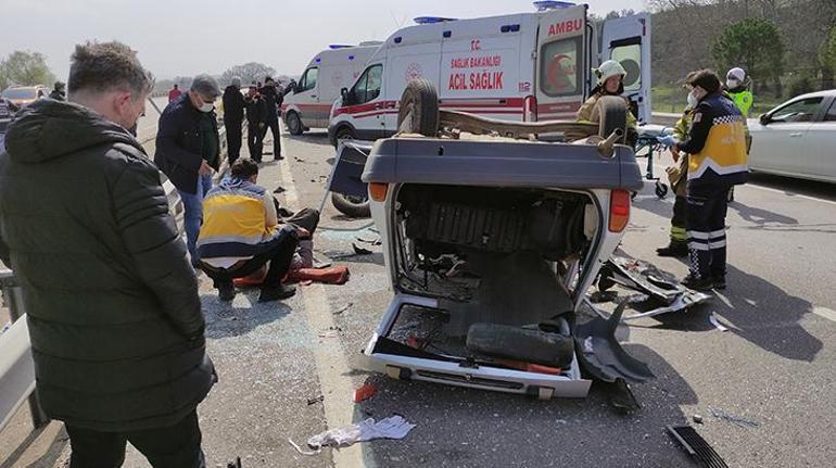 Son dakika... Ters yönden gelen feci kaza Otomobilde sıkışarak öldü