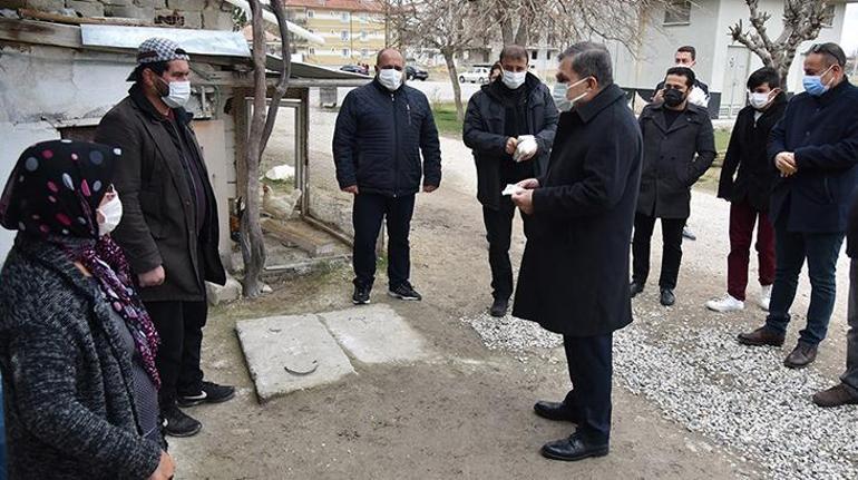 Turuncu kategorideki Karamanda vali, yine kapı kapı gezip uyarıda bulundu