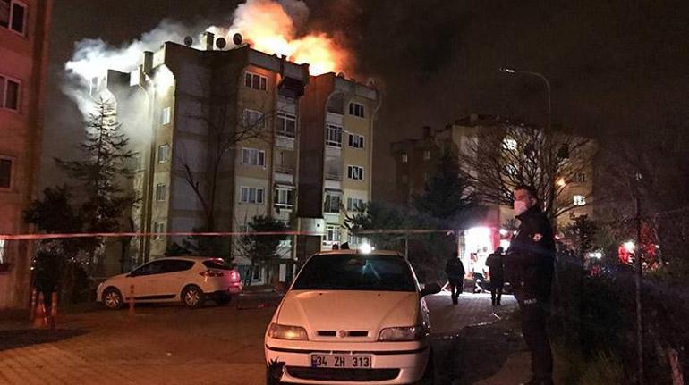 Korkutan yangın Alevler gökyüzünü aydınlattı