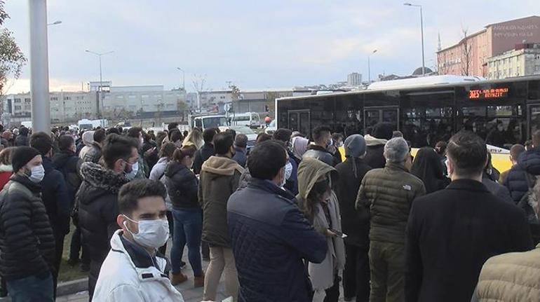 Son dakika... İstanbulda metro seferlerini aksatan yangın