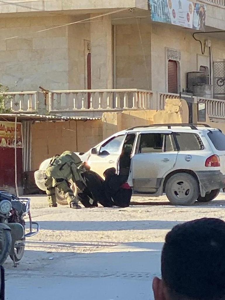 Afrinde iki kadın terörist, eylem öncesi bombalarla yakalandı