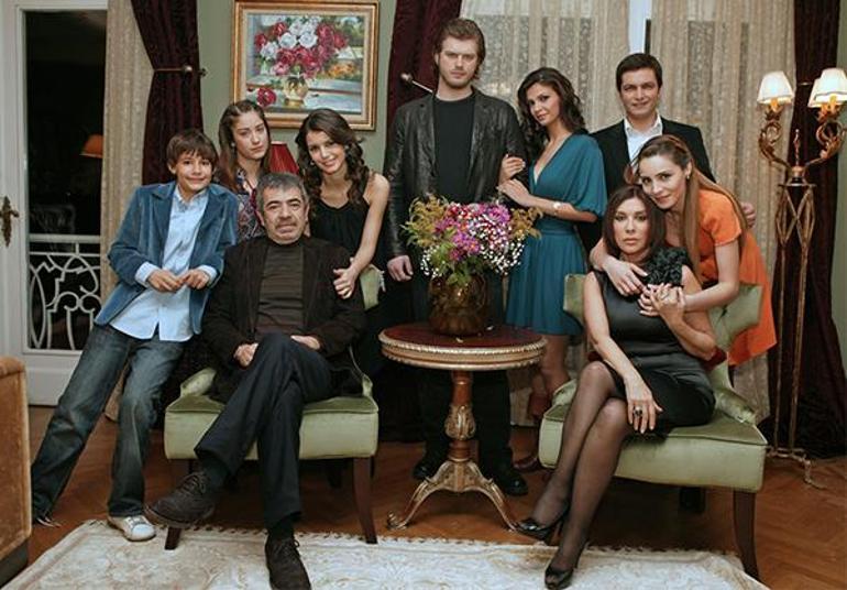 Efsane dizi Aşk-ı Memnu ekranlara geri dönüyor