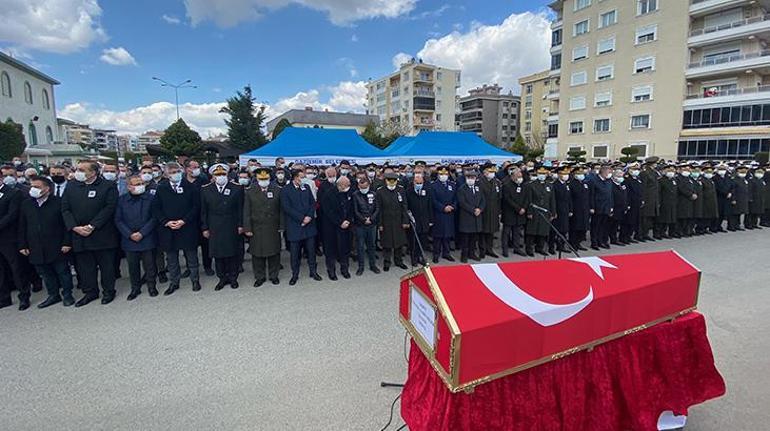 İzmirli şehit asker son yolculuğuna uğurlandı