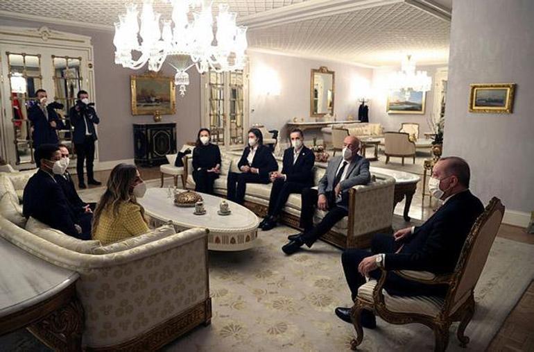 Son dakika - Cumhurbaşkanı Erdoğan, TVF yöneticileri ve oyuncularını kabul etti