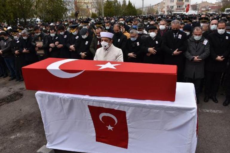 Şehit Uzman Çavuş Erkan Erdem, son yolculuğuna uğurlandı