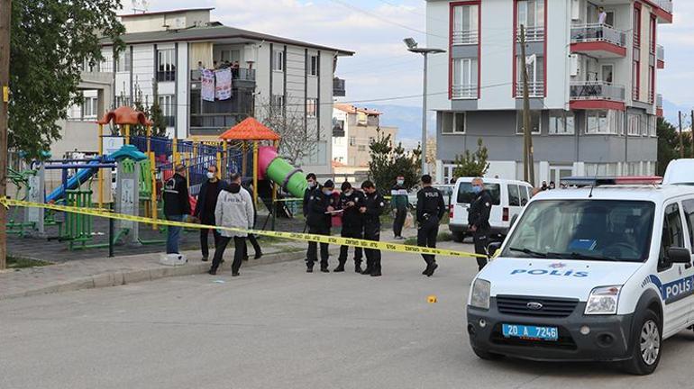 Parkta dehşet Saçmalar çocuklara gelmesin diye araya girdi