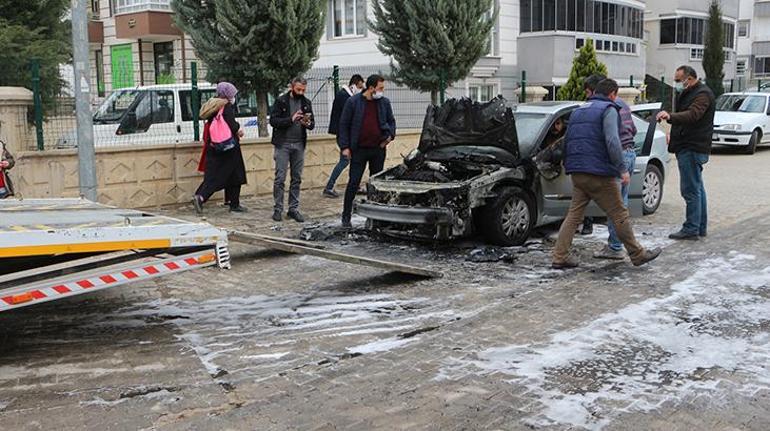 Son dakika... 3 gün önce satın aldığı otomobil alev alev yandı