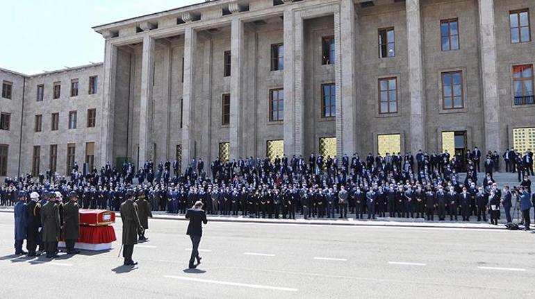 Son dakika Yıldırım Akbuluta son görev Erdoğan cenaze törenine katıldı