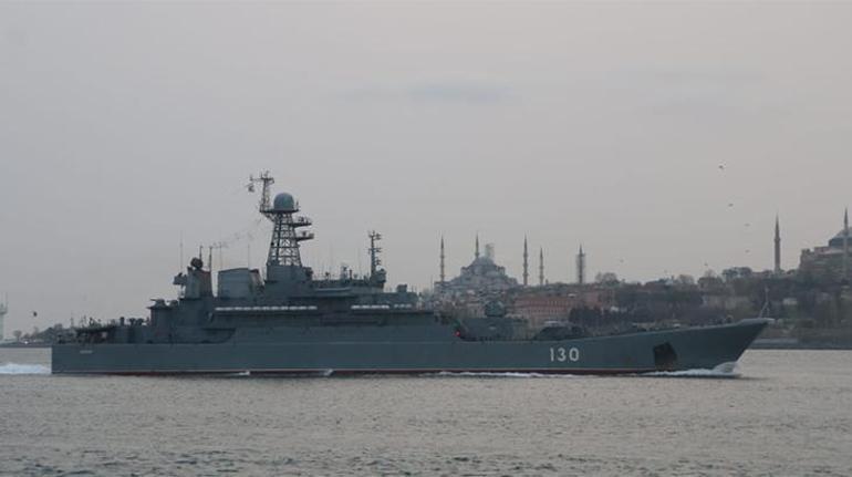 Rus savaş gemileri Boğazdan geçti Dikkat çeken detay...