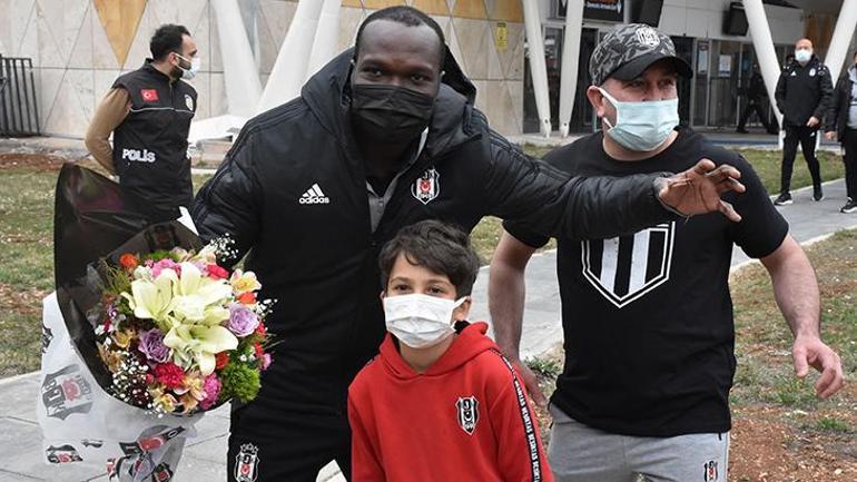 Son dakika - Beşiktaş kafilesine Sivasta coşkulu karşılama