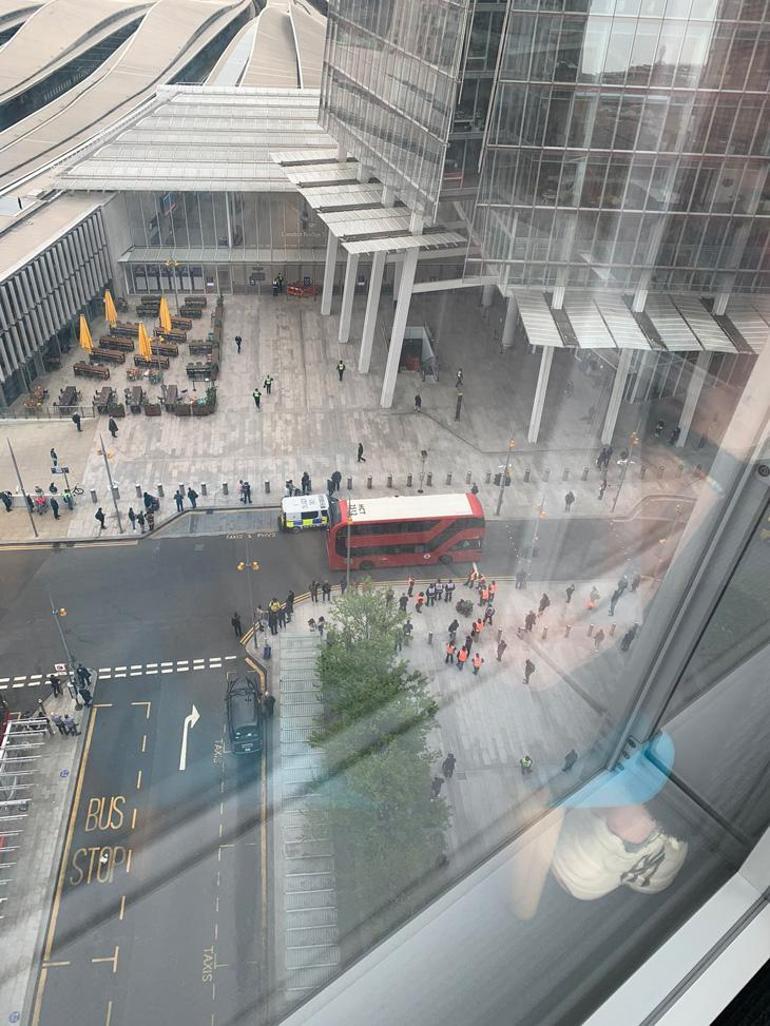 Son dakika... İngilterede alarm Londra Köprüsü istasyonu boşaltıldı