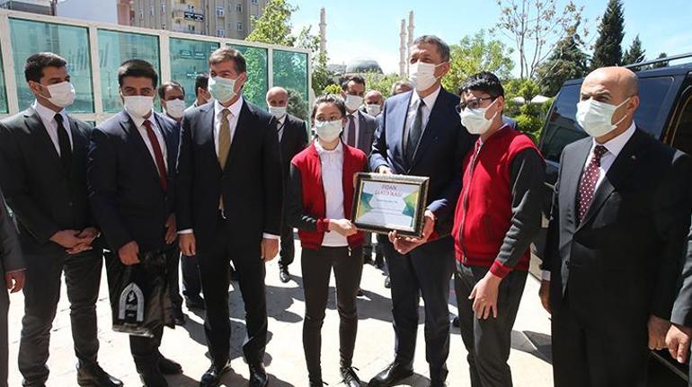 Son dakika... Bakan Ziya Selçuktan son dakika 23 Nisan açıklaması
