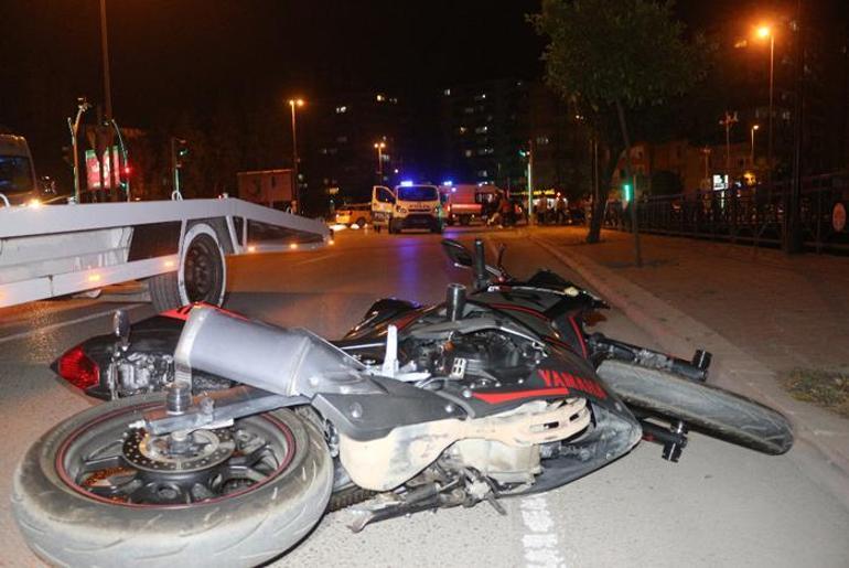 Adanada iki motosiklet çarpıştı: 2 yaralı