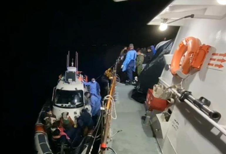 Yunanistanın ölüme terk ettiği 56 kaçak göçmen kurtarıldı