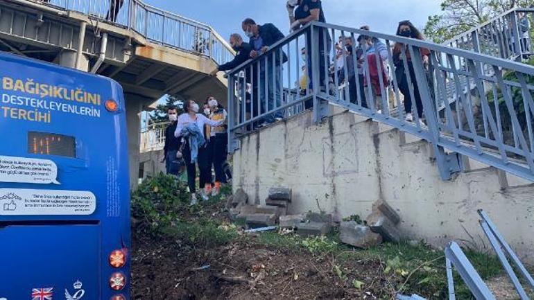 Son dakika: D 100de İETT otobüsü üst geçidin asansörüne çarptı
