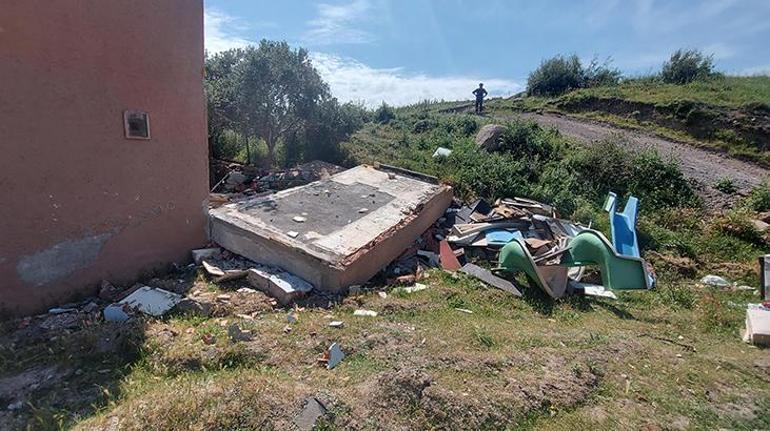 Son Dakika: Burası İzmir Dev yarıklar oluştu, evler boşaltıldı
