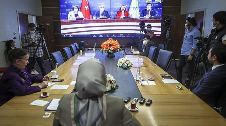Siyasi partiler video konferans aracılığıyla bayramlaştı