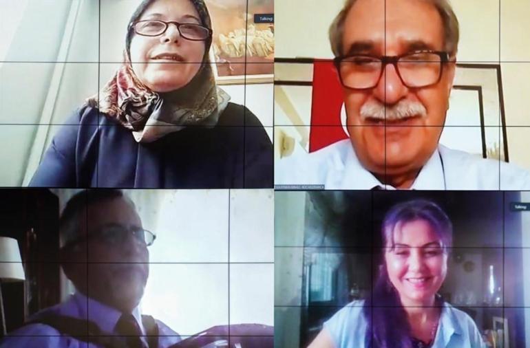 Bakan Selçuk, emekli öğretmenlerle bayramlaştı