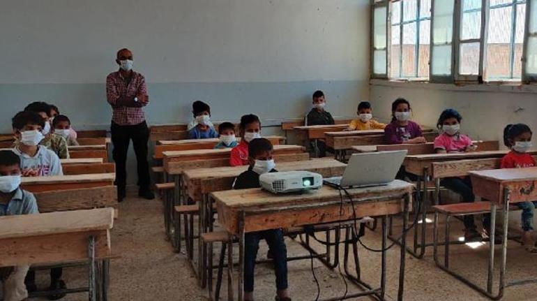 Mehmetçik, Barış Pınarı bölgesindeki yardım faaliyetlerini sürdürüyor