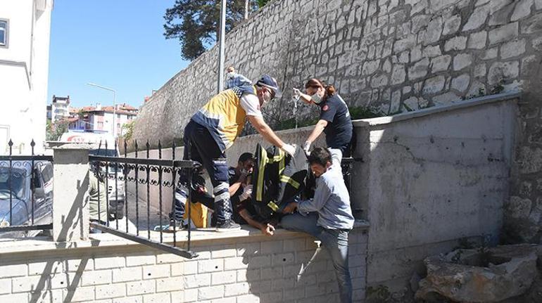 Son dakika... Yer: Kütahya Bahçe duvarından atlarken koluna demir saplandı