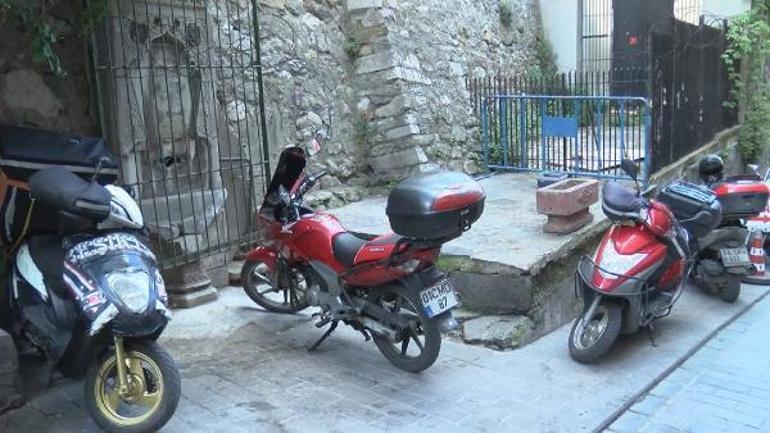 Tarihi çeşmeye kafesli koruma