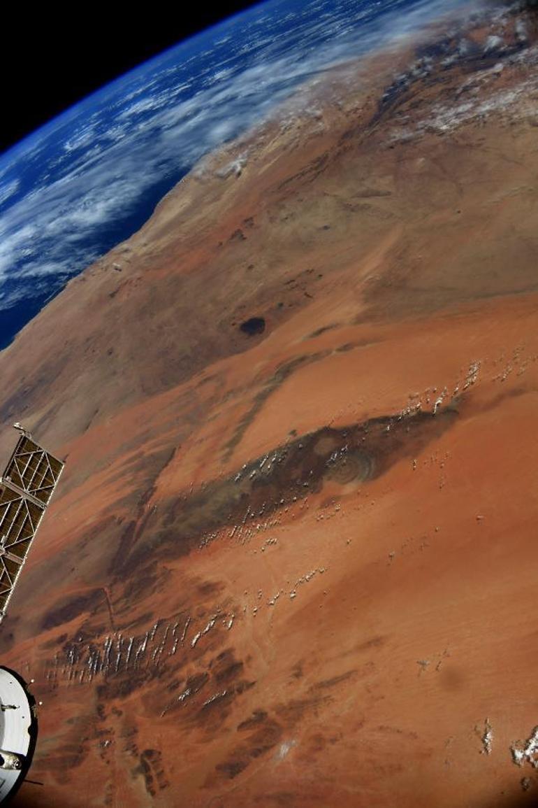 Ünlü astronot, uzaydan çekilmiş Sahra Çölü fotoğrafını paylaştı