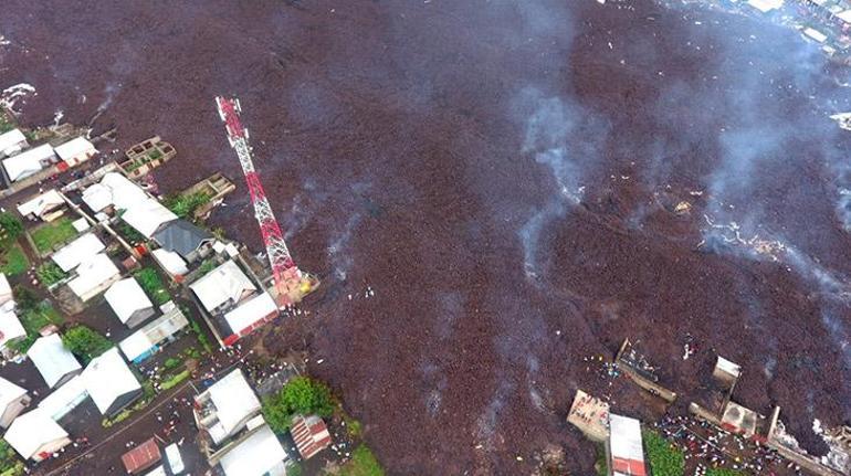 İkinci patlama endişesi on binlerce kişiyi yerinden etti