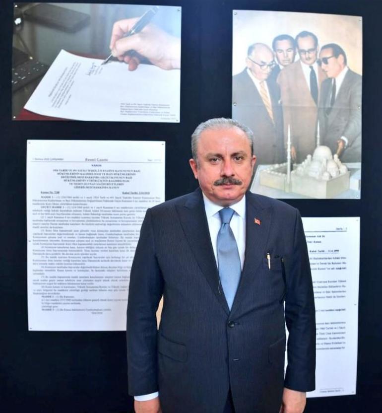 TBMM Başkanı Şentop, Mecliste Görsellerle 27 Mayıs 1960 Darbesi Sergisini açtı