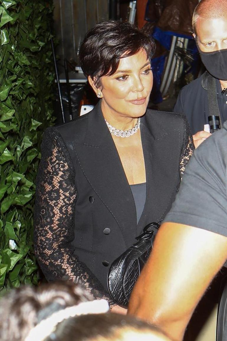Kardashian/Jenner ailesi siyahlar içinde