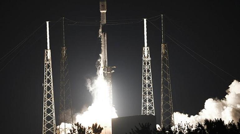 SpaceX, Starlinki internetini uçaklara entegre edecek