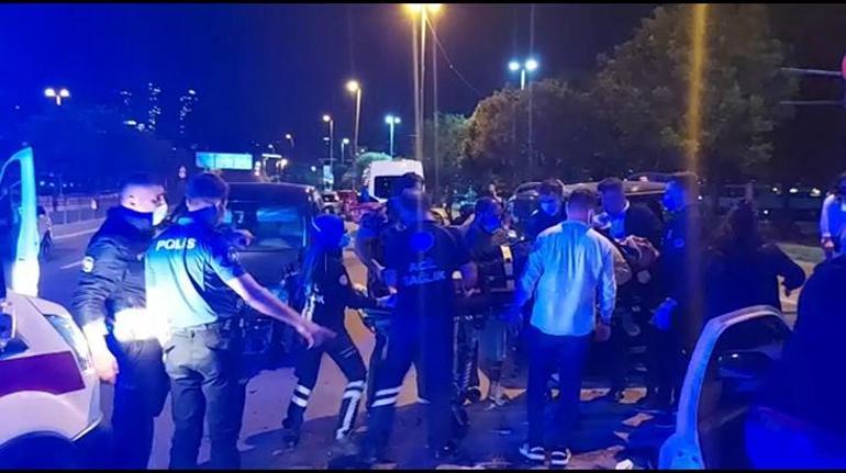 Kartalda can pazarı Kontrolden çıkan araç yayalara çarptı