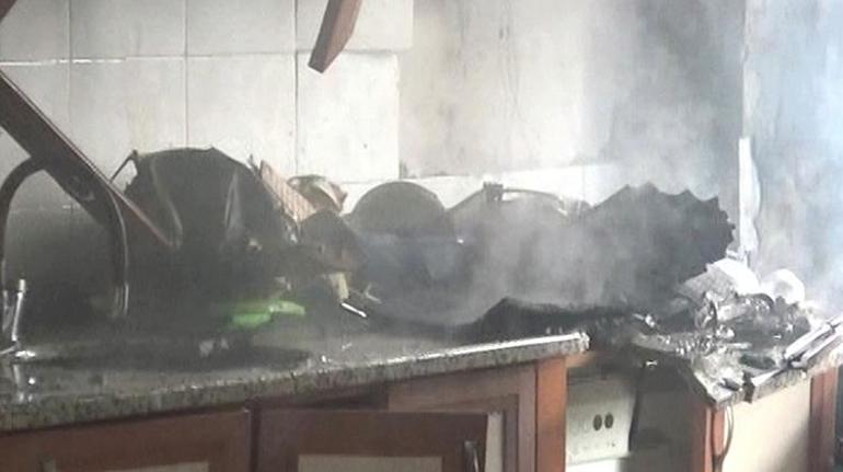 Antalyada evde patlama ve yangın